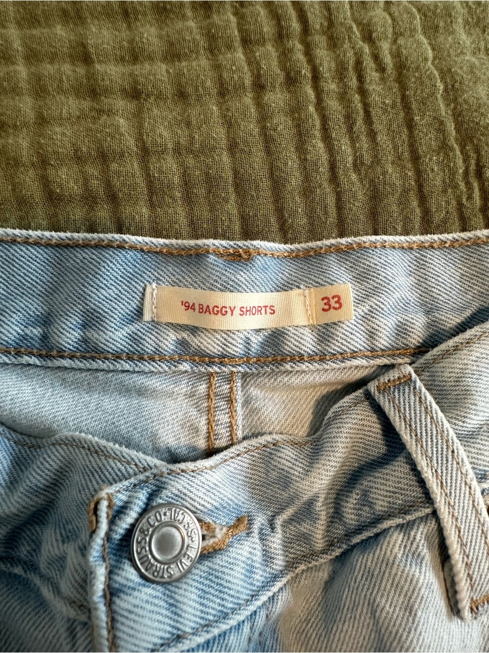 Levi’s Jean Shorts - Picture 5 of 5